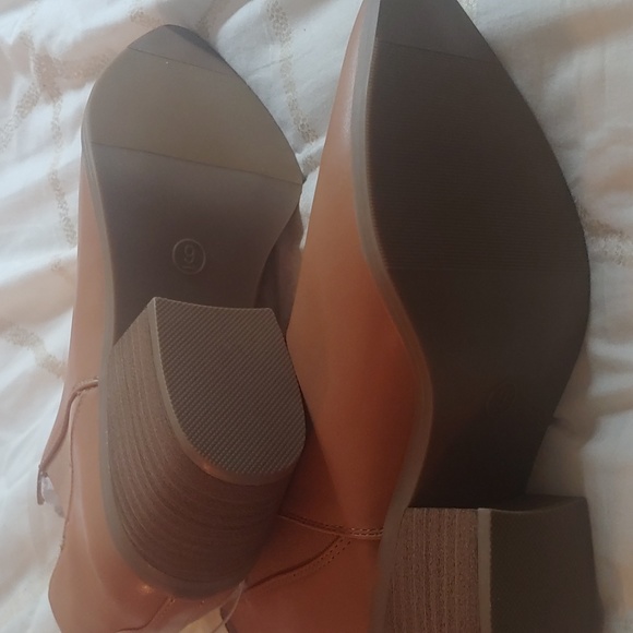 Universal Thread camel booties - Picture 5 of 5
